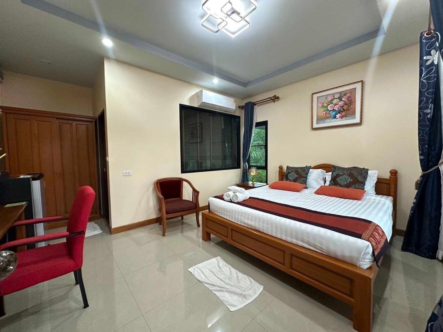 Capital O 75518 Baan Rose Resort Ao Luk Ngoại thất bức ảnh