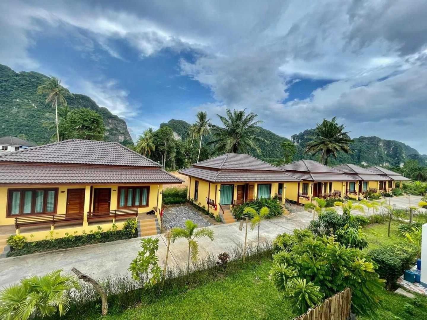 Capital O 75518 Baan Rose Resort Ao Luk Ngoại thất bức ảnh