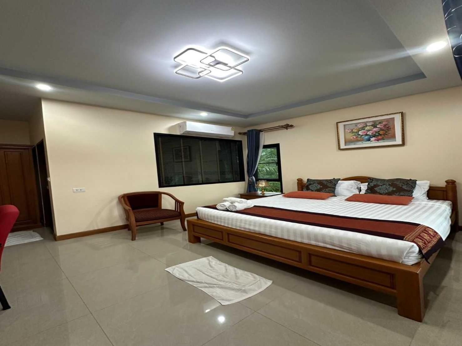 Capital O 75518 Baan Rose Resort Ao Luk Ngoại thất bức ảnh