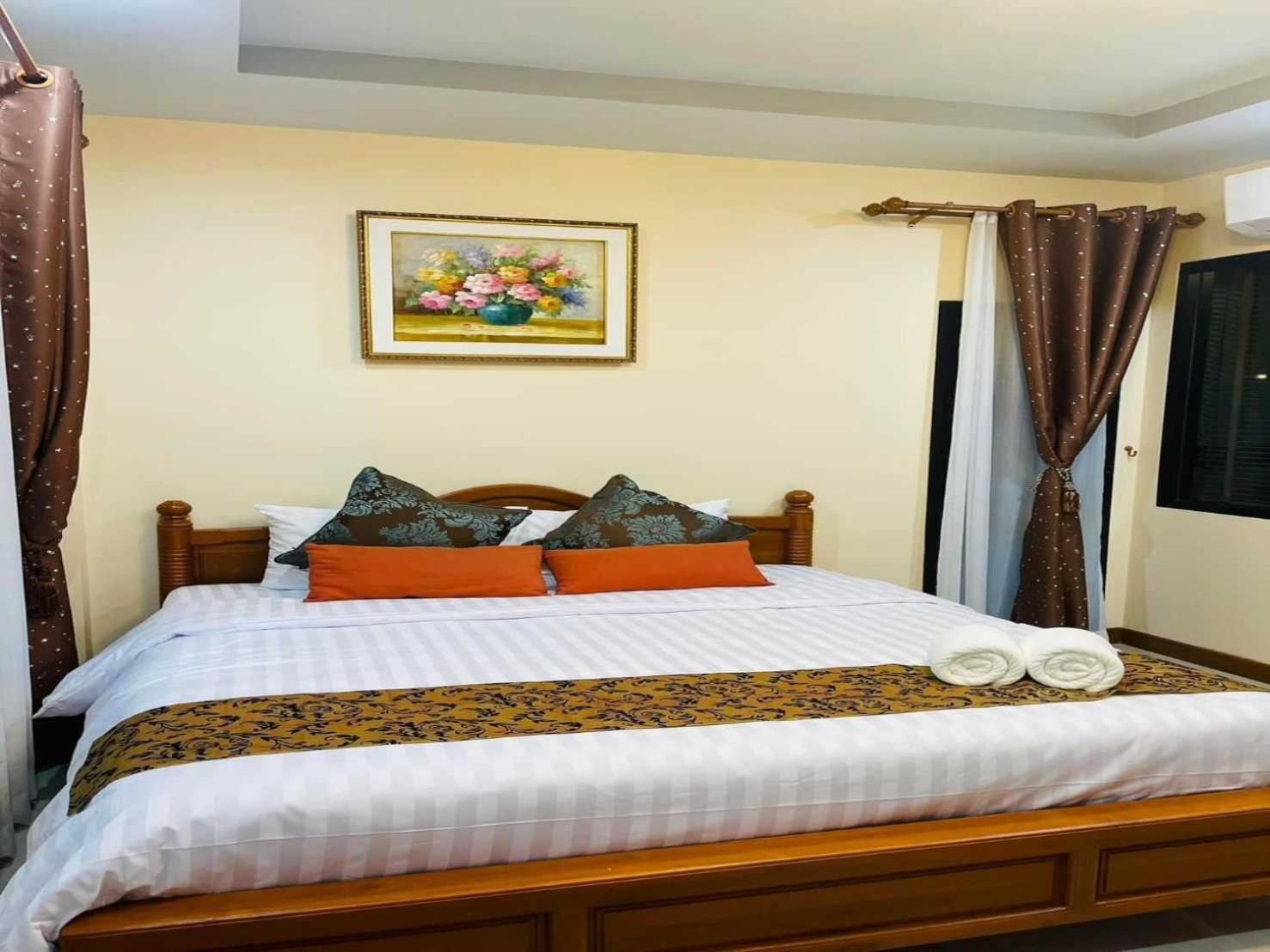 Capital O 75518 Baan Rose Resort Ao Luk Ngoại thất bức ảnh
