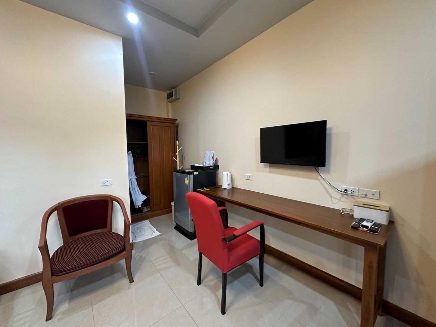 Capital O 75518 Baan Rose Resort Ao Luk Ngoại thất bức ảnh
