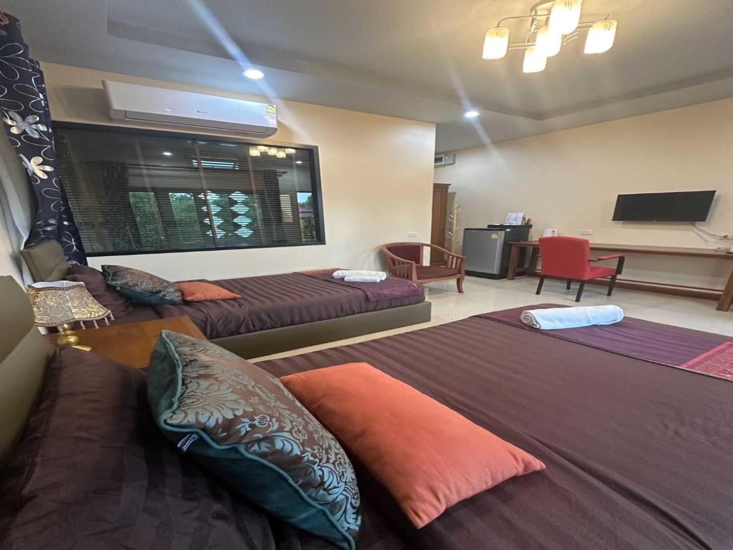 Capital O 75518 Baan Rose Resort Ao Luk Ngoại thất bức ảnh