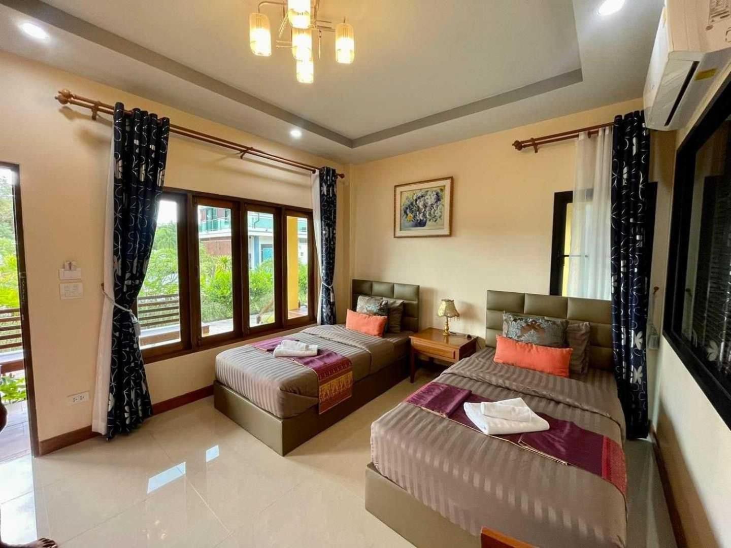 Capital O 75518 Baan Rose Resort Ao Luk Ngoại thất bức ảnh