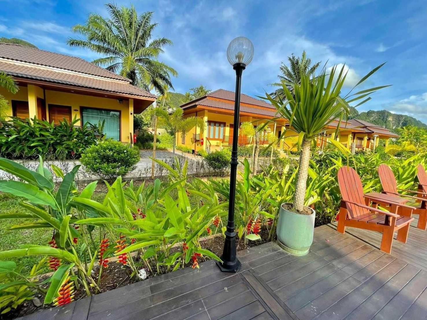 Capital O 75518 Baan Rose Resort Ao Luk Ngoại thất bức ảnh