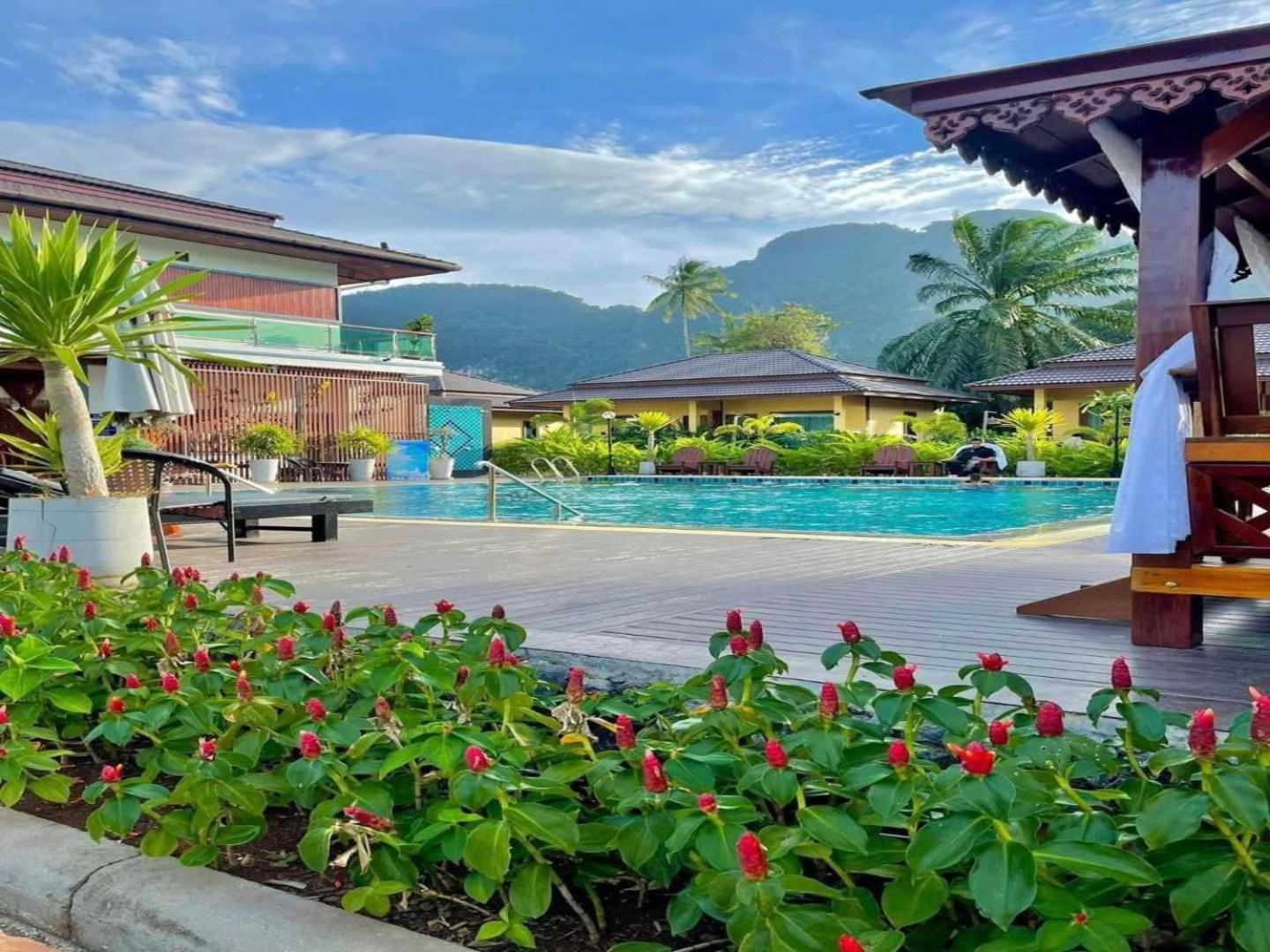 Capital O 75518 Baan Rose Resort Ao Luk Ngoại thất bức ảnh